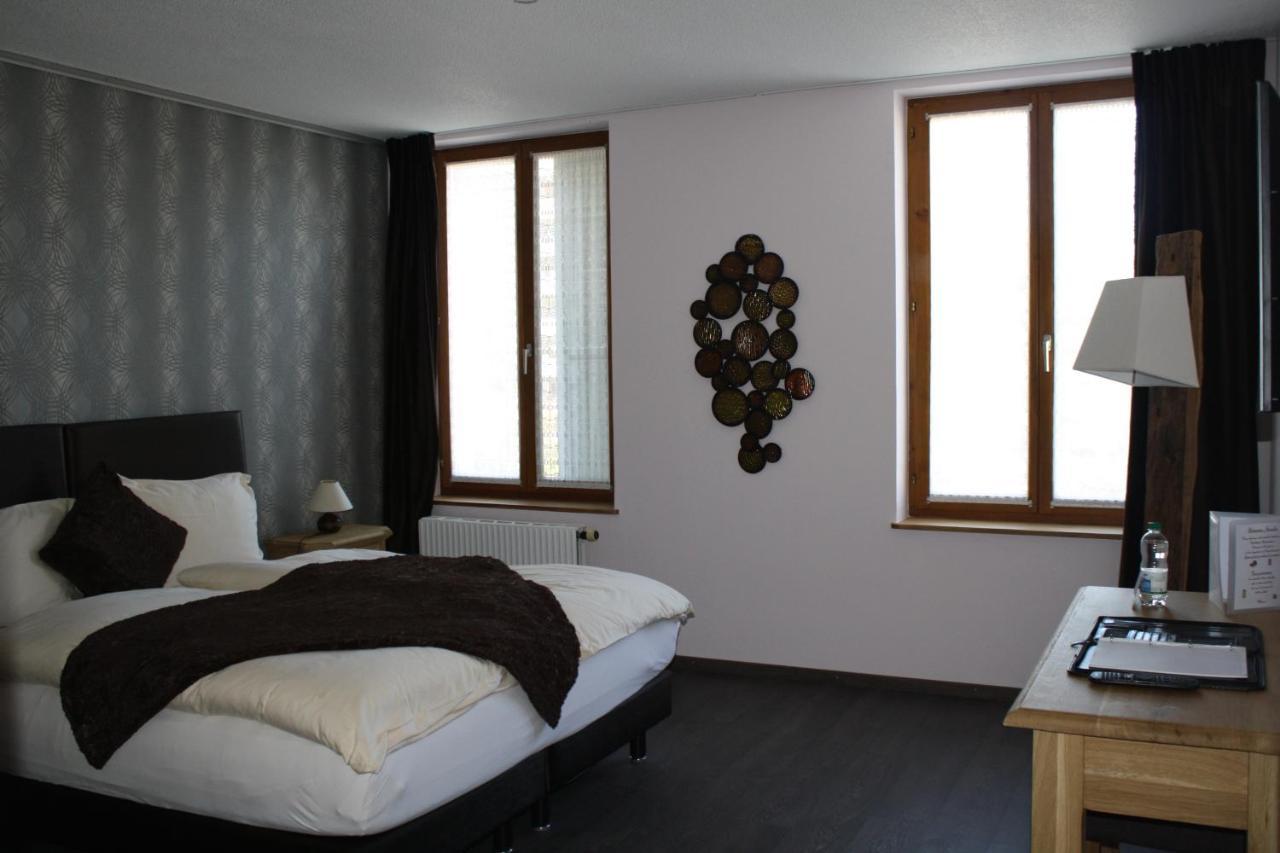 Hotel De La Gare Monthey Bagian luar foto