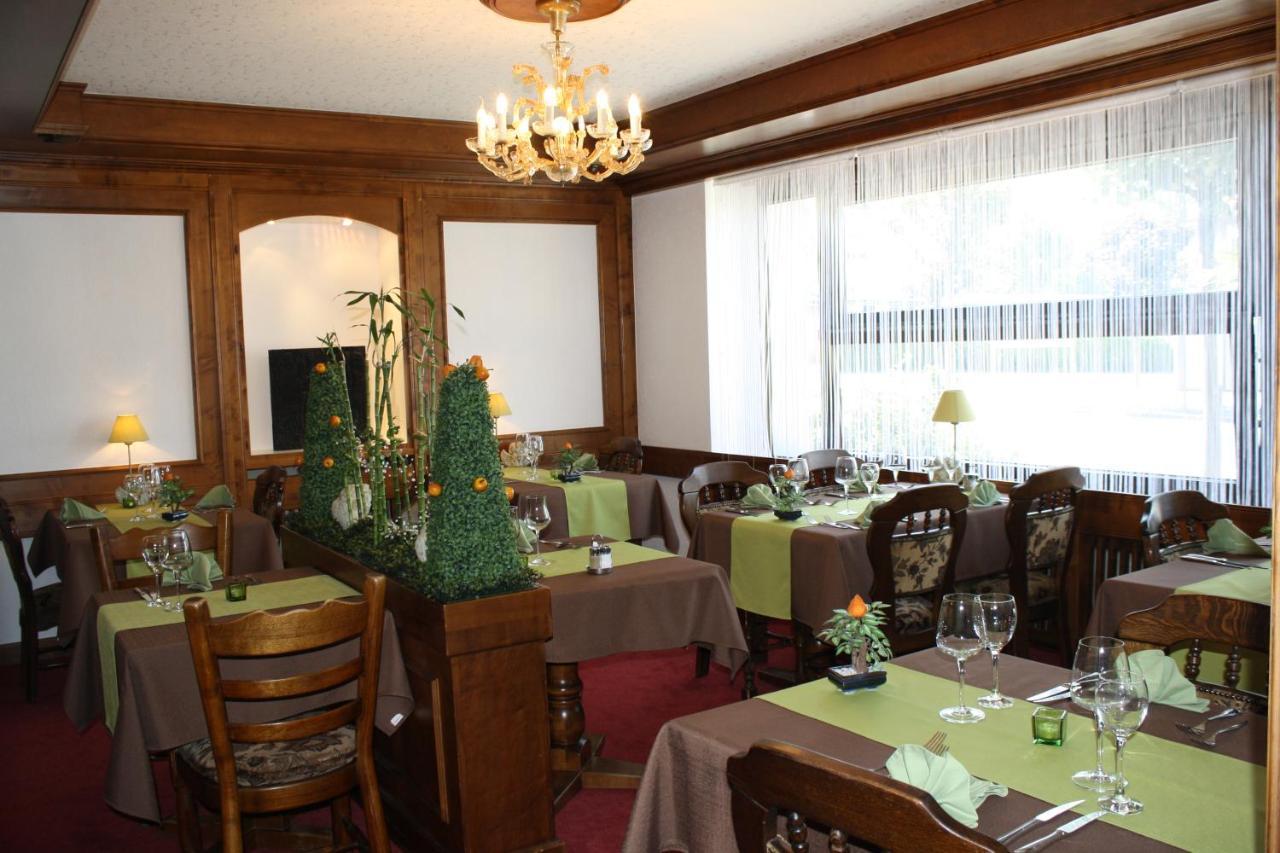 Hotel De La Gare Monthey Bagian luar foto