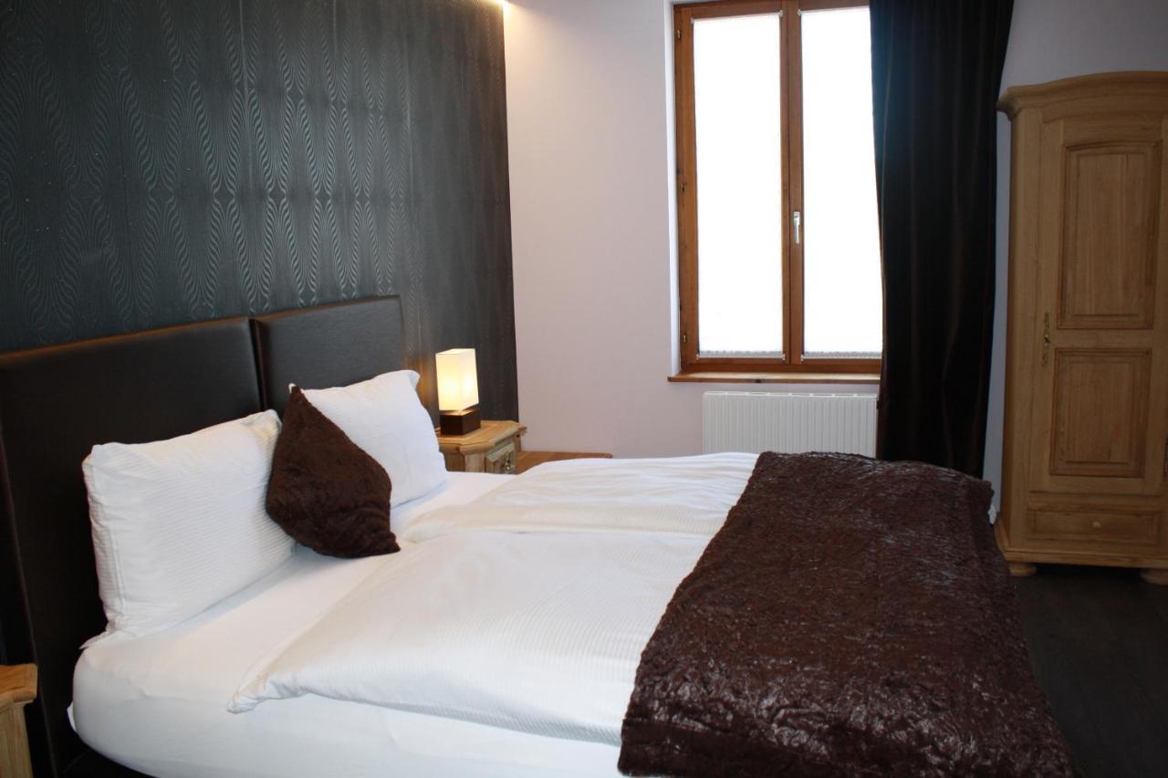 Hotel De La Gare Monthey Bagian luar foto