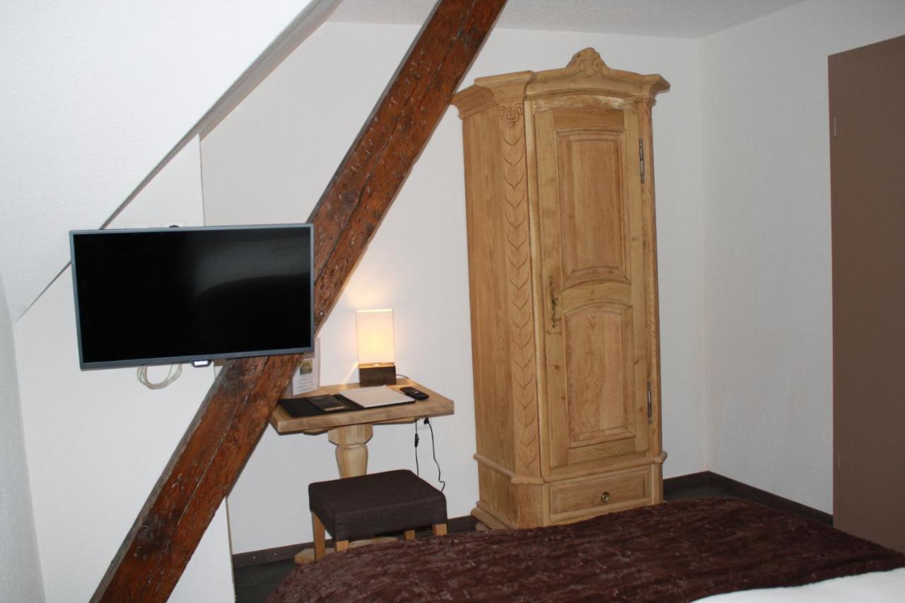 Hotel De La Gare Monthey Bagian luar foto