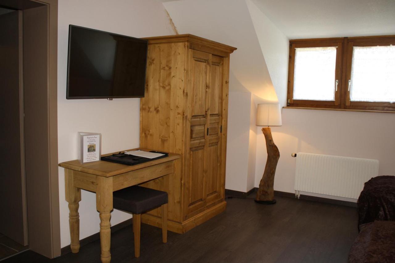 Hotel De La Gare Monthey Bagian luar foto