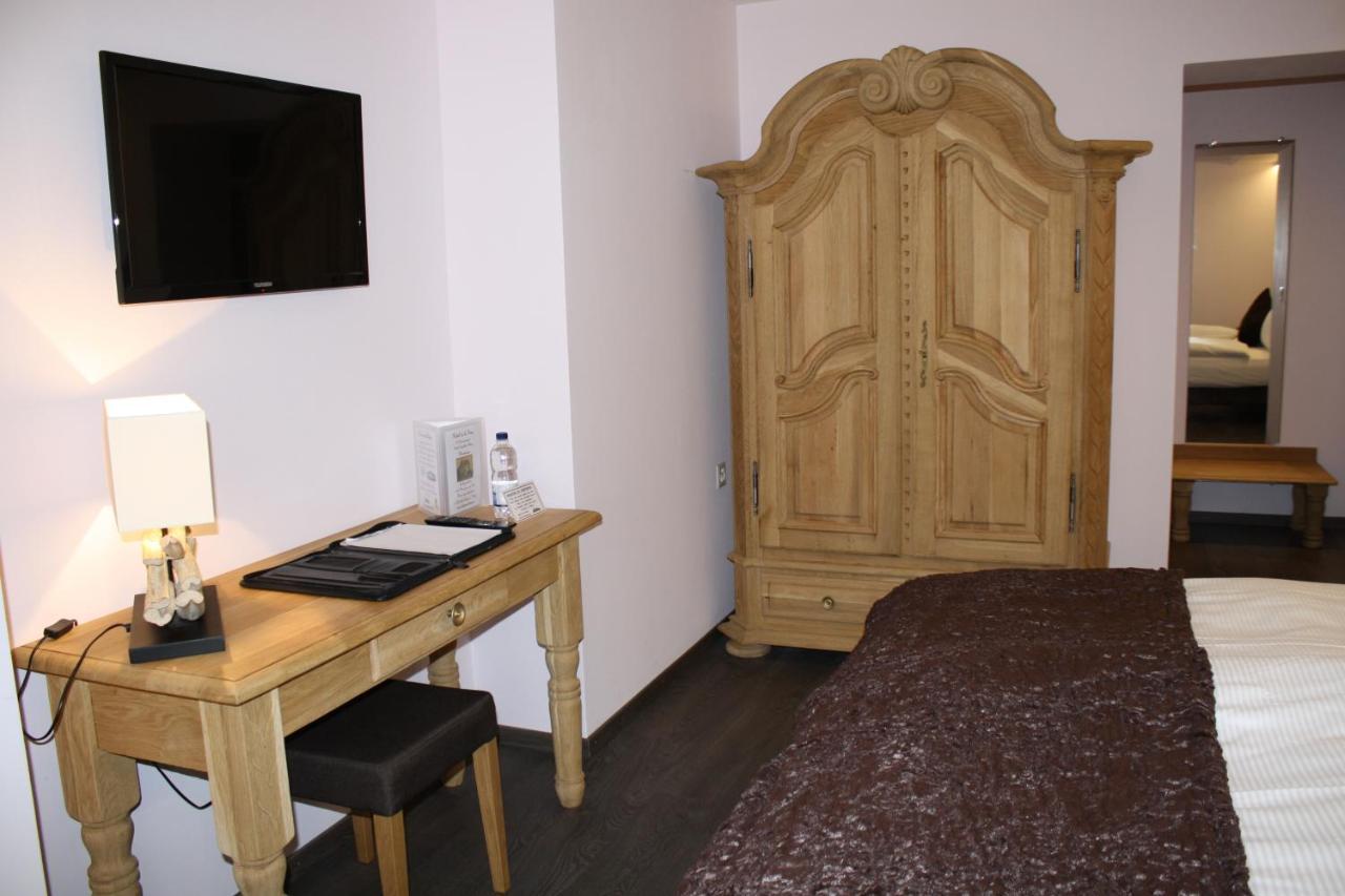 Hotel De La Gare Monthey Bagian luar foto