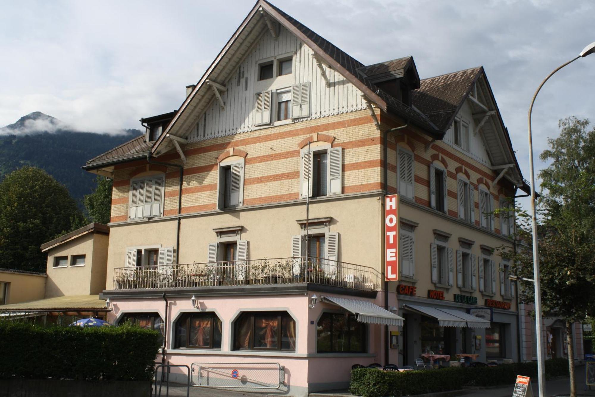 Hotel De La Gare Monthey Bagian luar foto